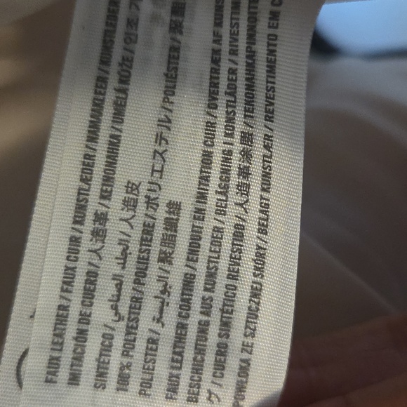 Hollister Cream Sherpa Jacket with Black Accents - Picture 6 of 9